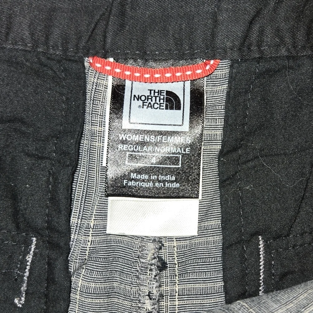 The North Face Bermuda Shorts Womens Size 4 Gray Plaid 100% Cotton Hiking Campin
